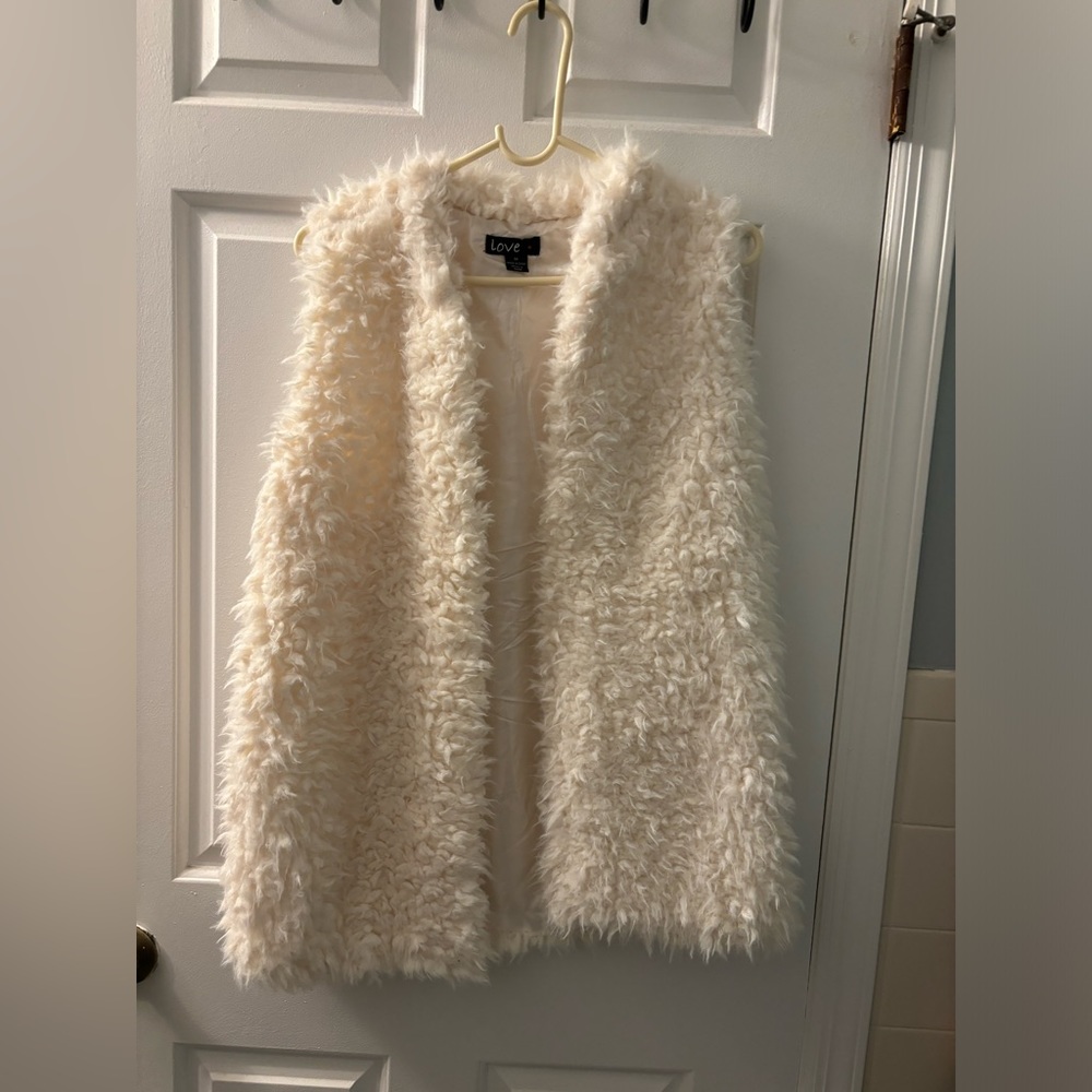 Women’s fuzzy vest